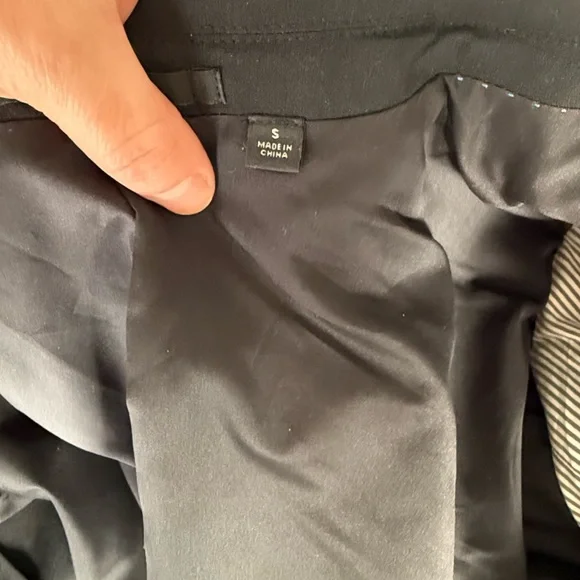 Uniqlo 100% wool Black Blazer Jacket- Exellent for size S-M - Picture 8 of 10